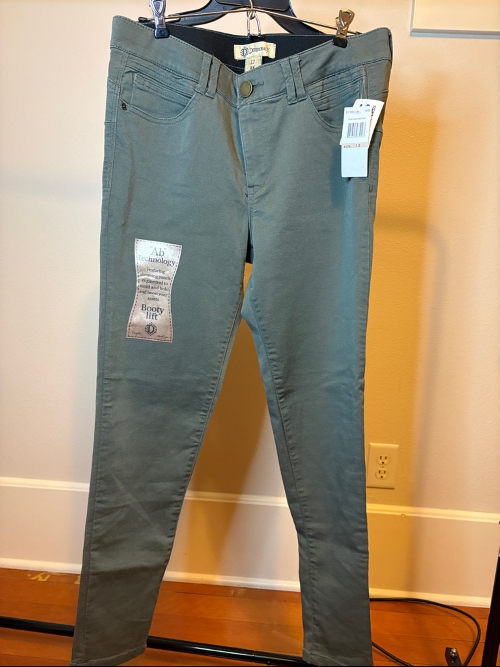 Democracy AB Technology Booty Lift Skinny Pants - Sage Green